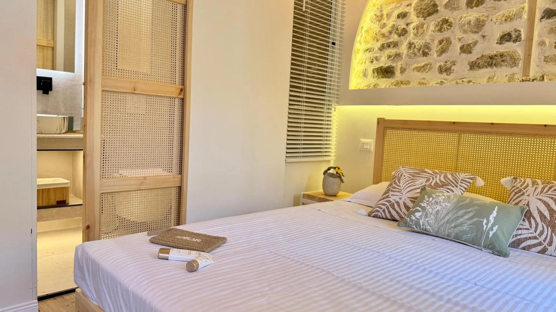 Old Town Suites Muradie Vlorë 3*,  Albanien