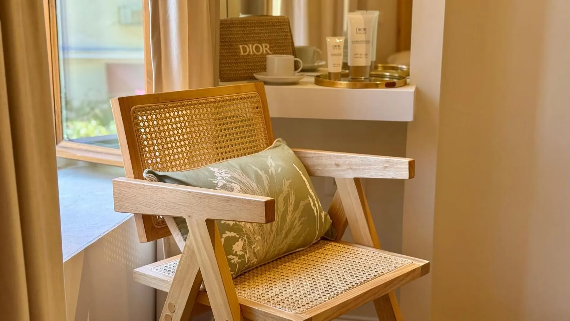 Old Town Suites Muradie Vlorë 3*,